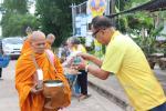 ทำบุญตักบาตร วันอาสาฬหบูชาและวันเข้าพรรษา